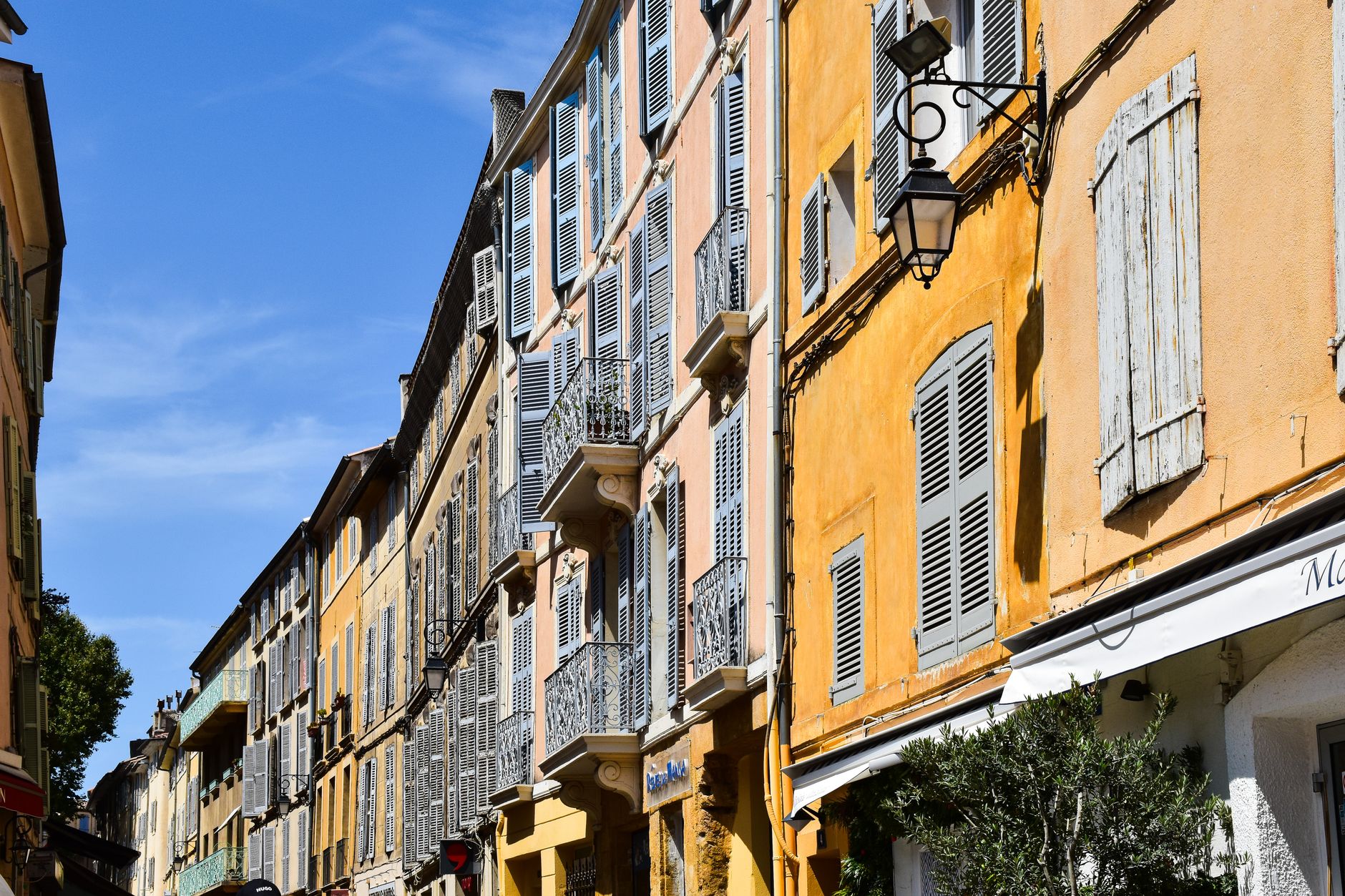 Commissionnaire en douane équipe à Montauban